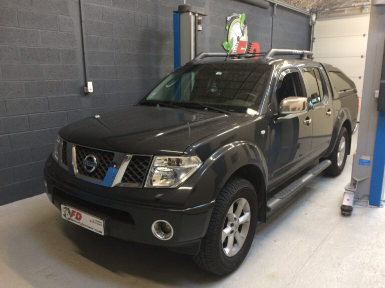 NISSAN NAVARA 2.5D 174CV