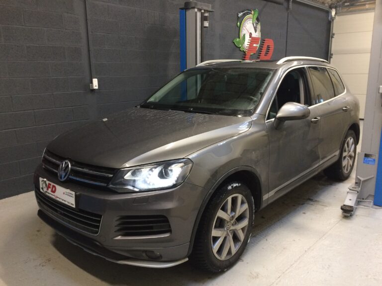 VW TOUAREG V8 4.2TDI 320CV 2014